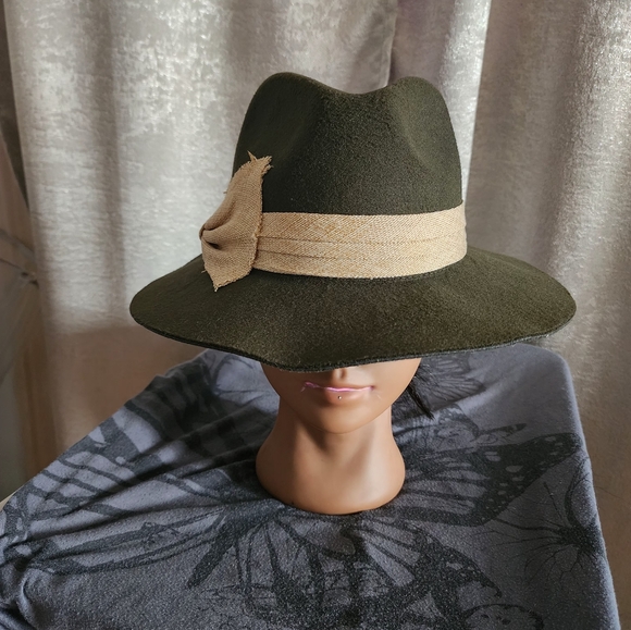 Hat - Picture 2 of 7